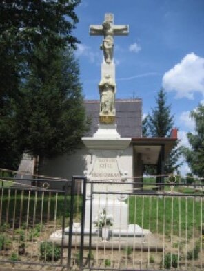 Kríž na cintoríne v Sile - Nové Sady-1
