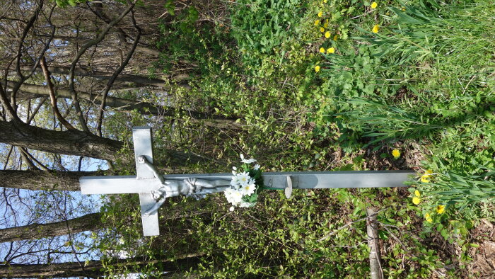 Kríž vo vinohrade - Dlhá-2