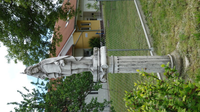 Hasičská zbrojnice a socha sv. Floriána - Borová-5