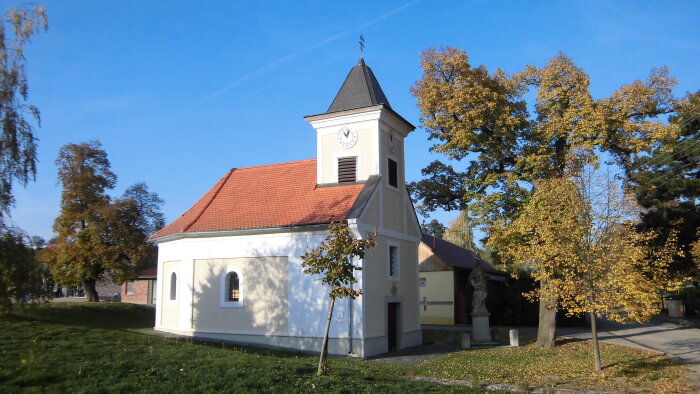 Kaplnka návštevy Panny Márie - Suchá nad Parnou-1