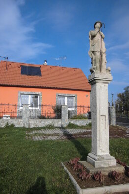 Statue of St. Vendelína - Suchá nad Parnou-4