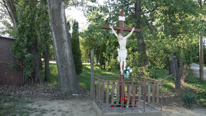 Wooden cross by the team - Košolná-1