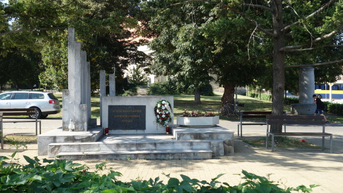 Denkmal für die Opfer der SNP - Suchá nad Parnou-1