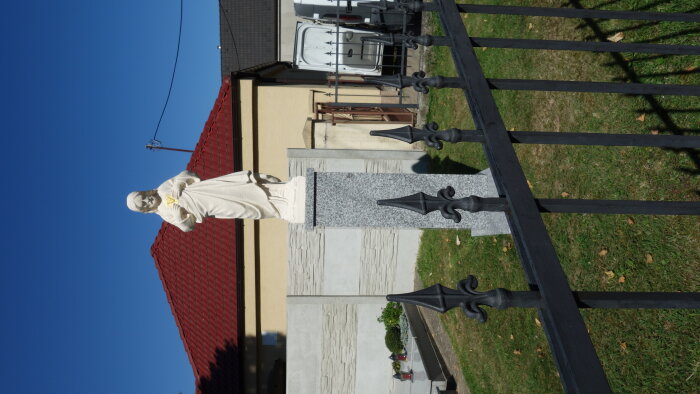 Statue of the Sacred Heart of Jesus - Igram-4