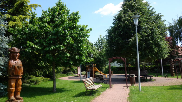 Mini park with playground - Igram-1