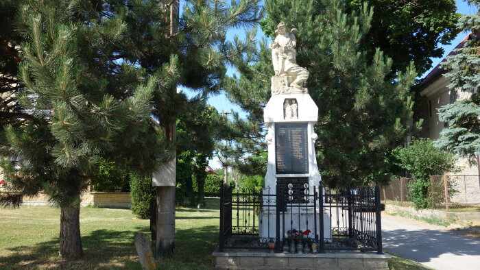 Monument to the fallen in the wars - Vistuk-1