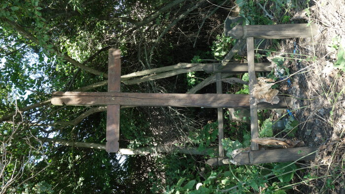 Wooden cross in the district - Vistuk-5