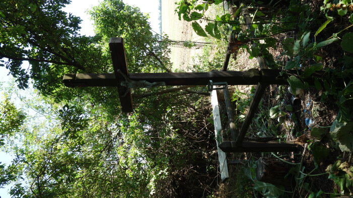 Wooden cross in the district - Vistuk-4