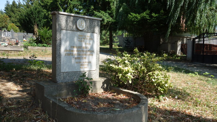 Symbolic grave of Slovaks - Budmerice-1
