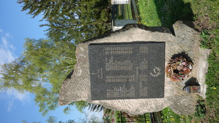 Denkmal für die gefallenen Soldaten - Budmerice-3