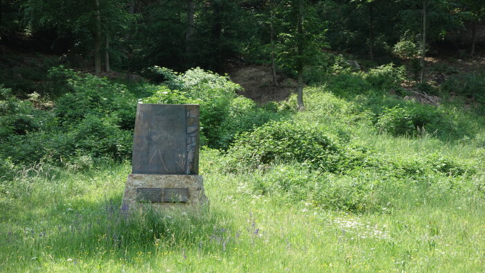 Dvoly, SNP II Memorial. - Birch after Bradlo-2