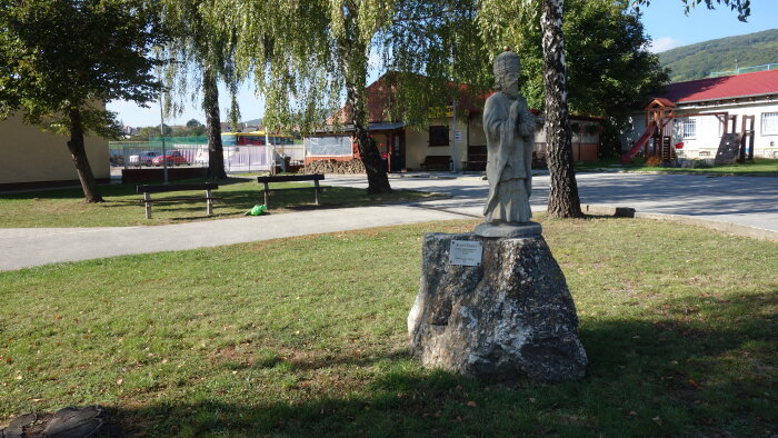 Socha sv. Urbana v obci - Dolné Orešany-1