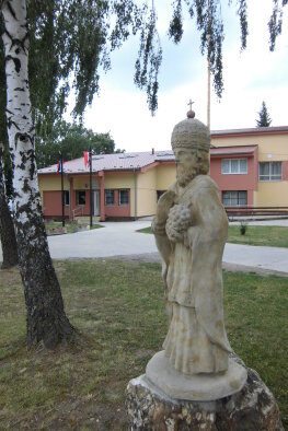 Socha sv. Urbana v obci - Dolné Orešany-4
