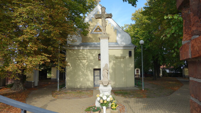 Cross in front of the chapel - Dolné Orešany-1
