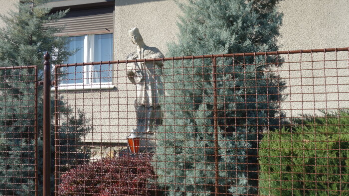 Statue des hl. Ján Nepomucký im Dorf - Horné Orešany-2