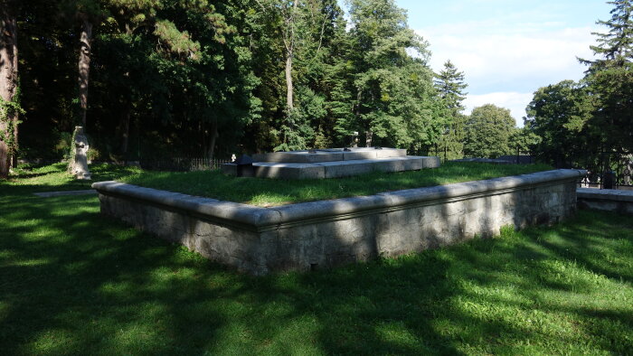 Pálfiovská hrobka - Smolenice-3