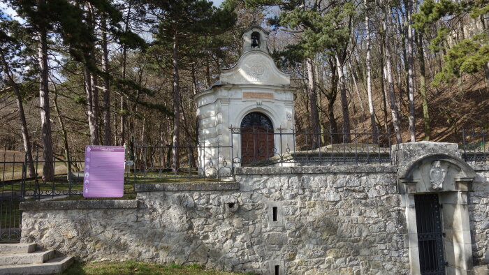 Pálfiovská hrobka - Smolenice-1