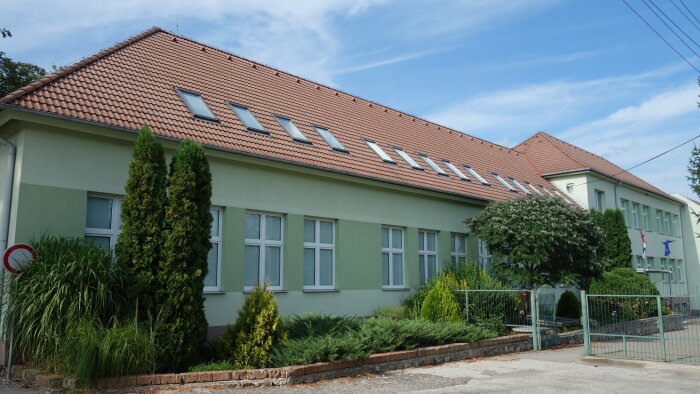 Elementary school with kindergarten Pavel Ušák Oliva - Kátlovce-3