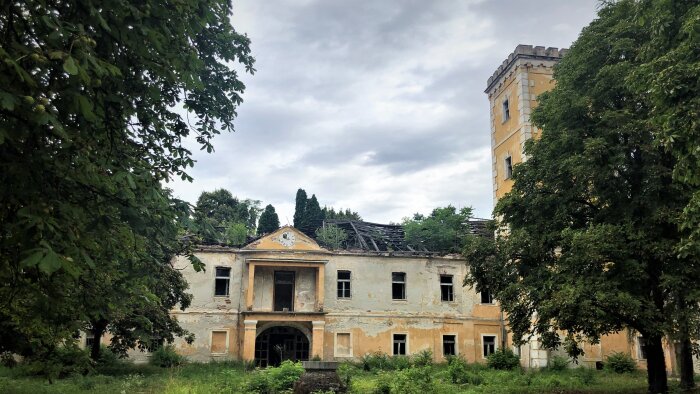 Castle in Sokolovce-2
