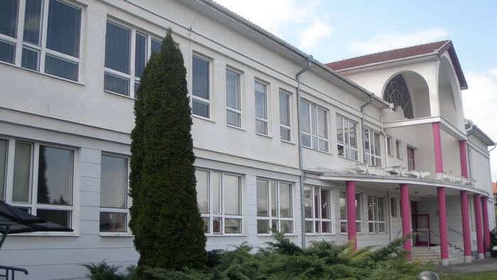 Obchodná akadémia, Hlohovec-3